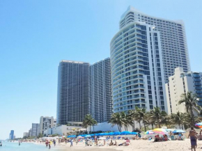 On The Beach - Lux 2 Bedroom Miami